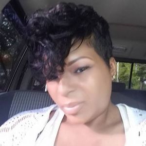 Meet your Posher, Adrienne